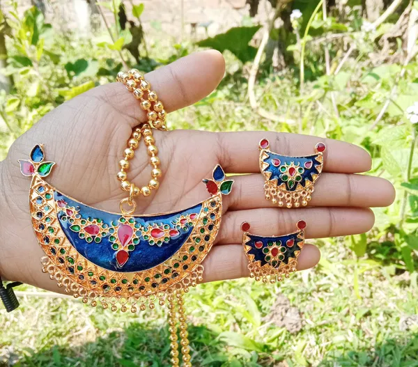 Assamese_Traditional_Gold_Plated_Multicolor_Joonbiri_Chain_Jewellery_Set_For_Women